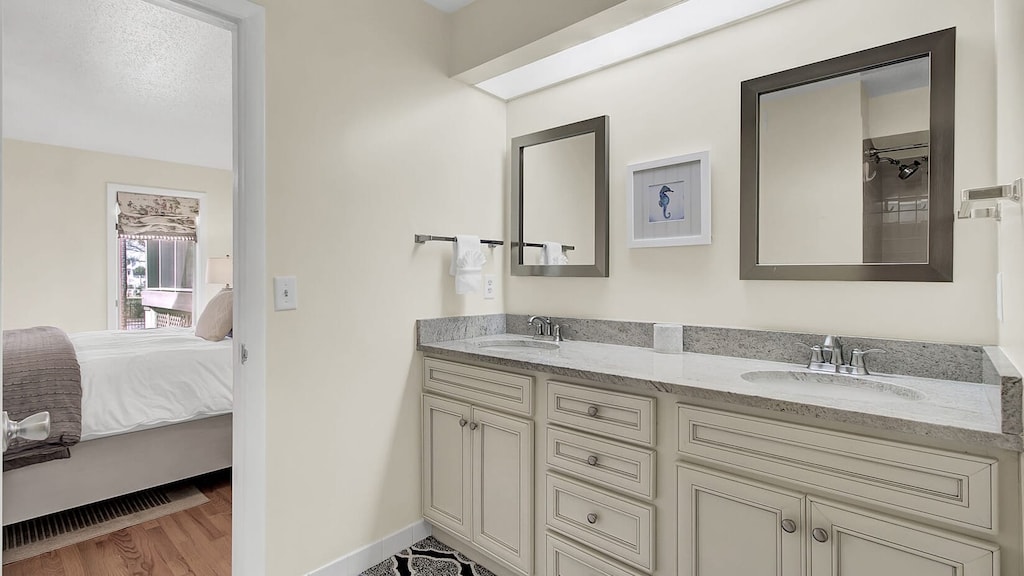 Primary bedroom's ensuite bathroom. (401 Yacht)