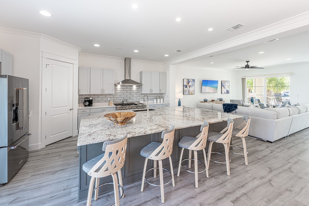 Kitchen & Oversized Island