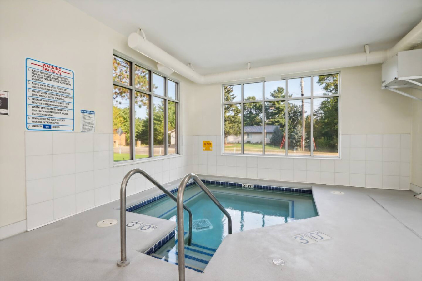 Julie's Lakefront Retreat at Delton Grand