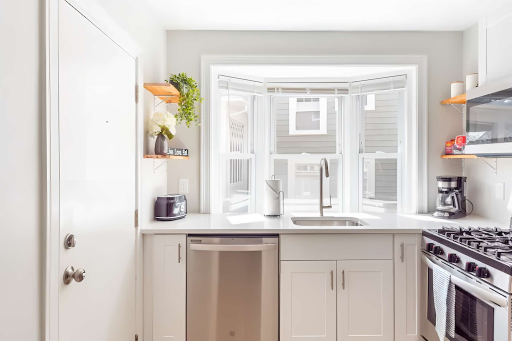 Kitchen with dishwasher
