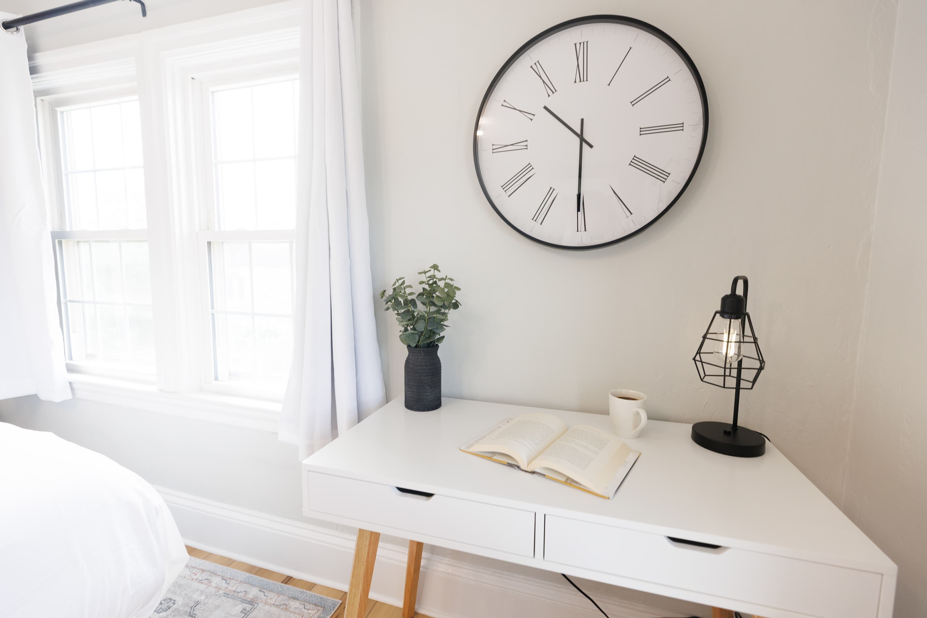 Jennifer's Elegant & Cozy Broadway Retreat