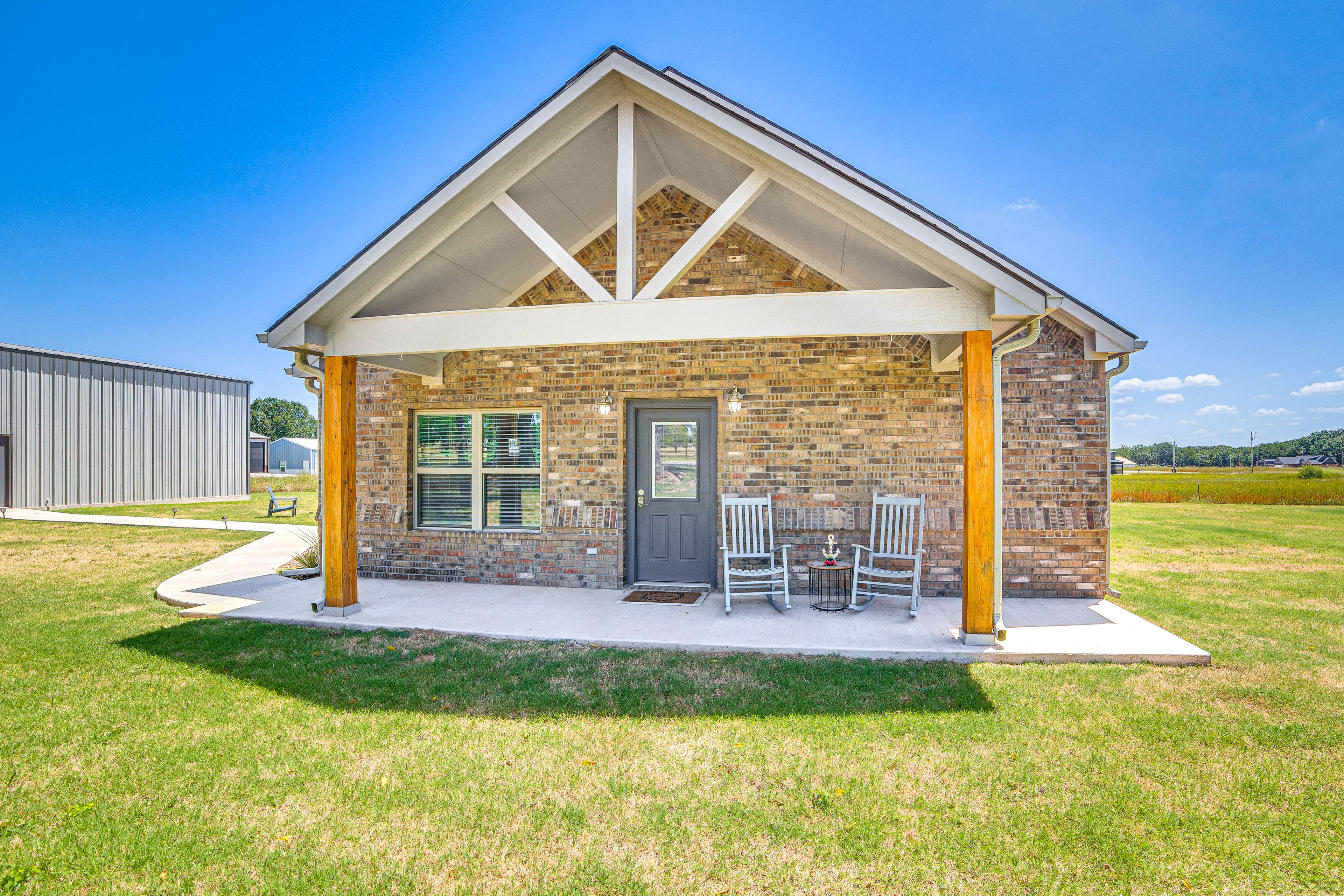 1 Mi to Lake Texoma: Expansive Outdoorsy Escape!