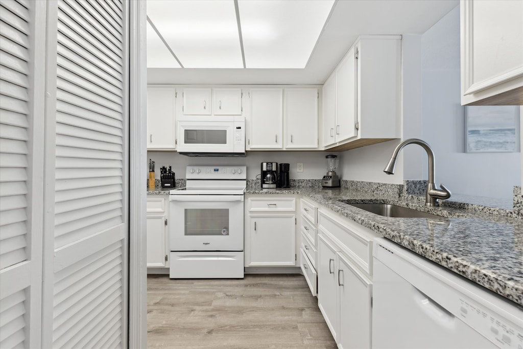 Fully equipped kitchen to prepare all of your favorite meals!