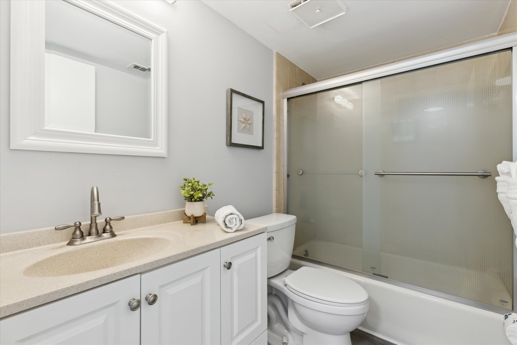 Guest bathroom- Shower/tub combo