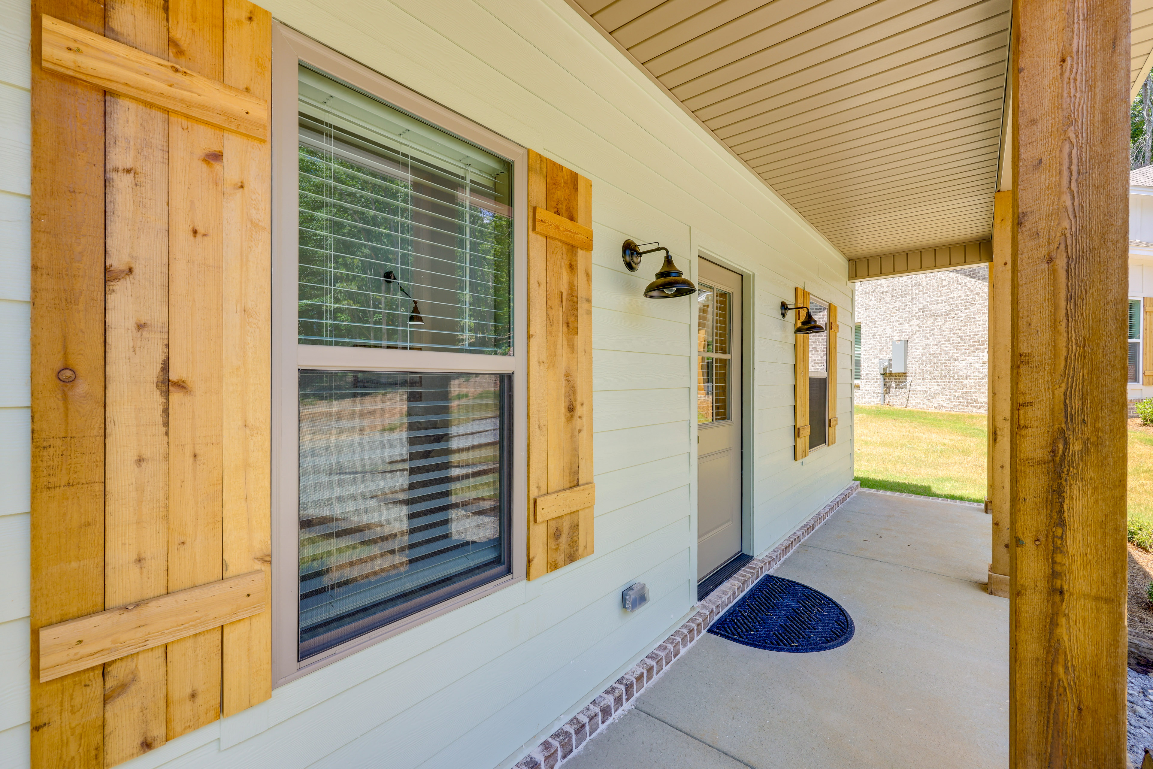 Walk to Sports Complex: Home in Millbrook!