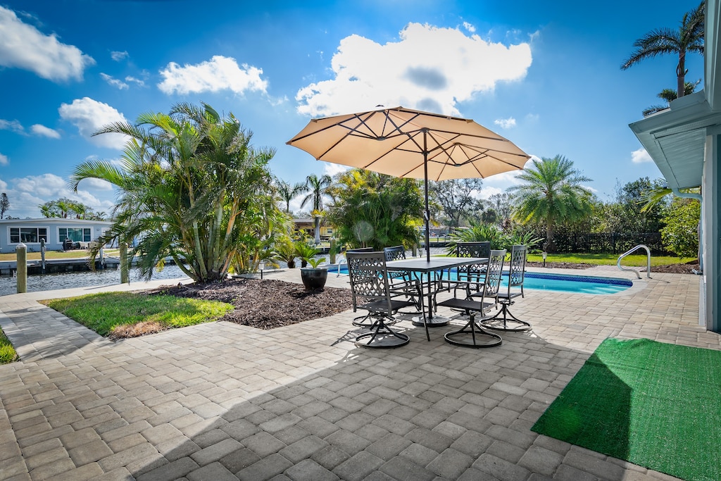 River House Retreat - AMI Locals