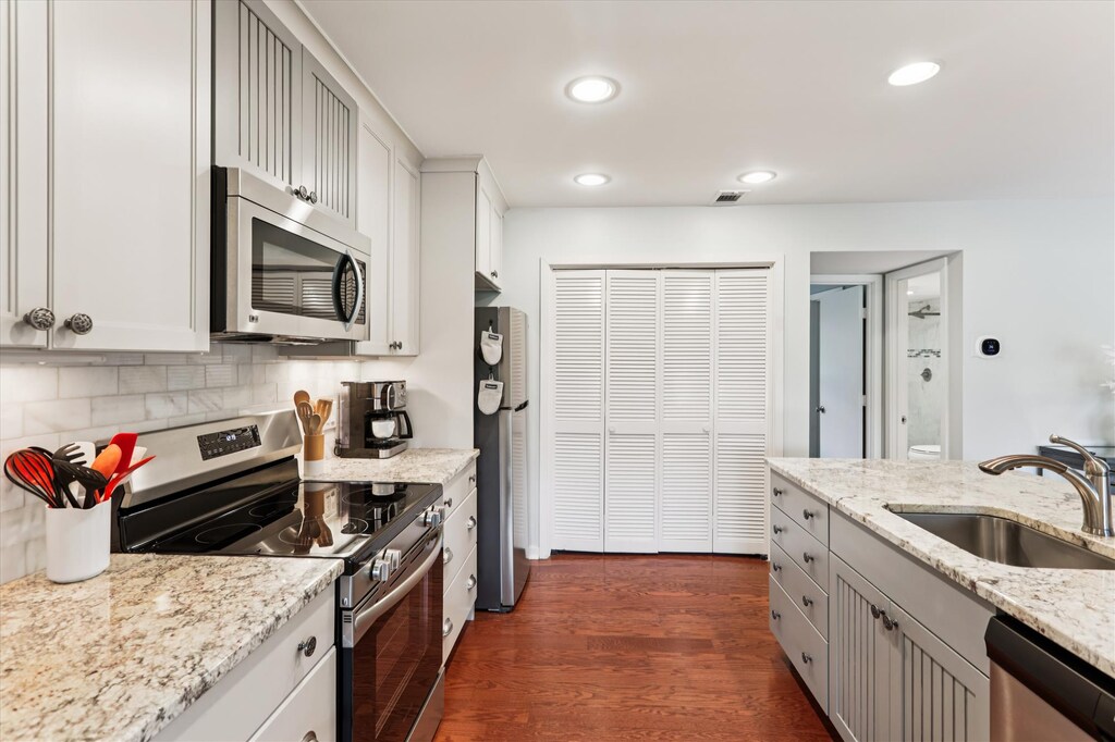 Kitchen at 264 Turnberry Village