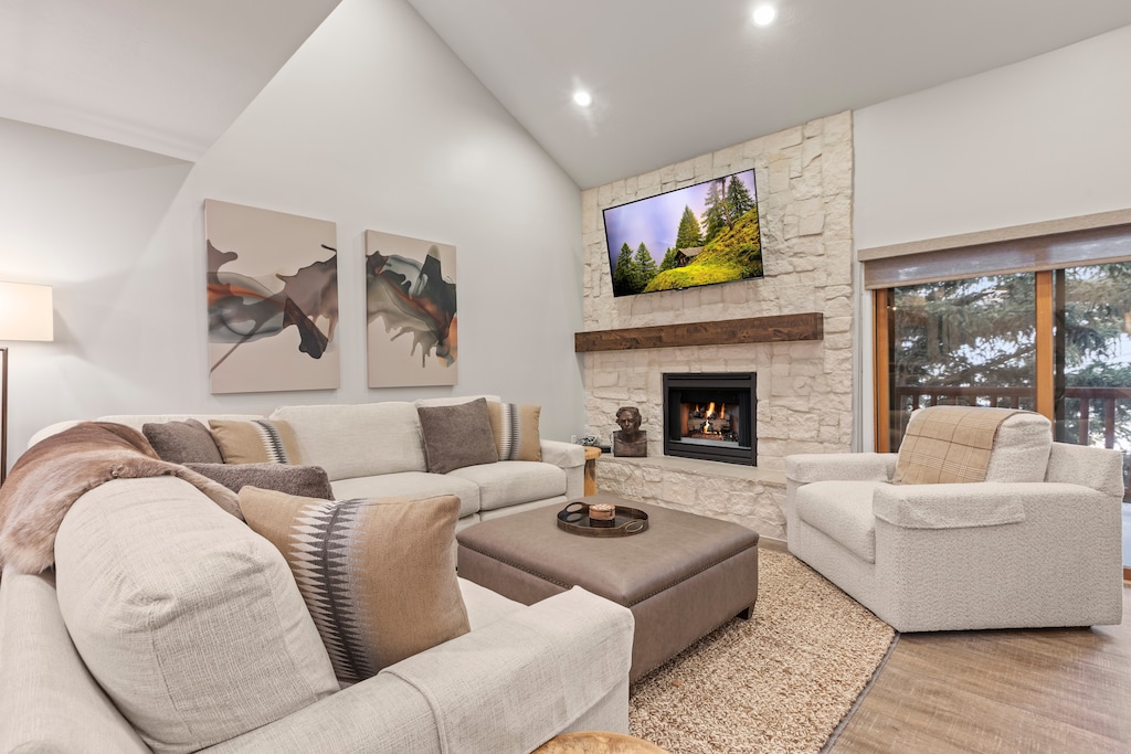 Snow Flower 78 has a beautifully designed living room with spacious sectional sofa.