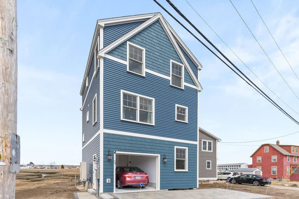 3 story single family with garage