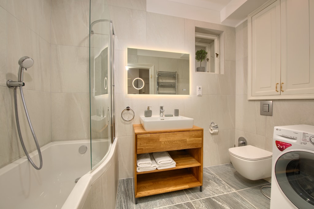 Contemporary bathroom with bathtub