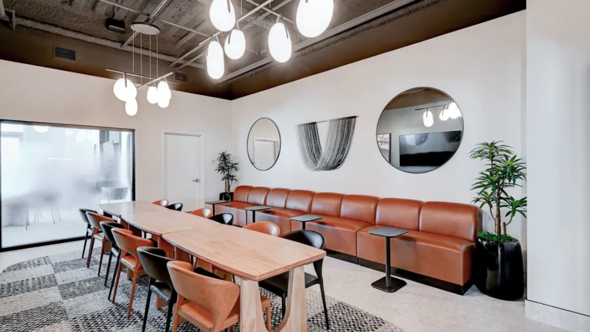 Incredible 2BD, Rooftop Lounge, Gym