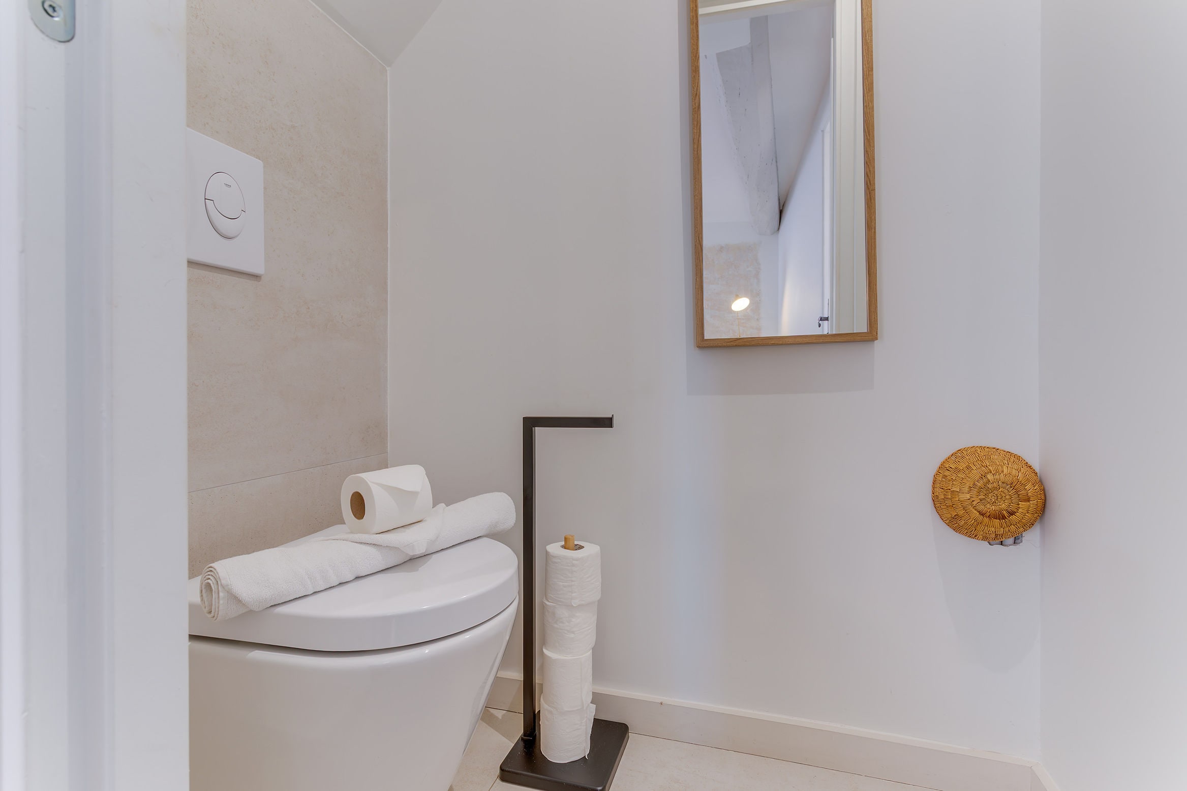  AUTHENTIC VILLEFRANCHE AP4472 By Riviera Holiday Homes