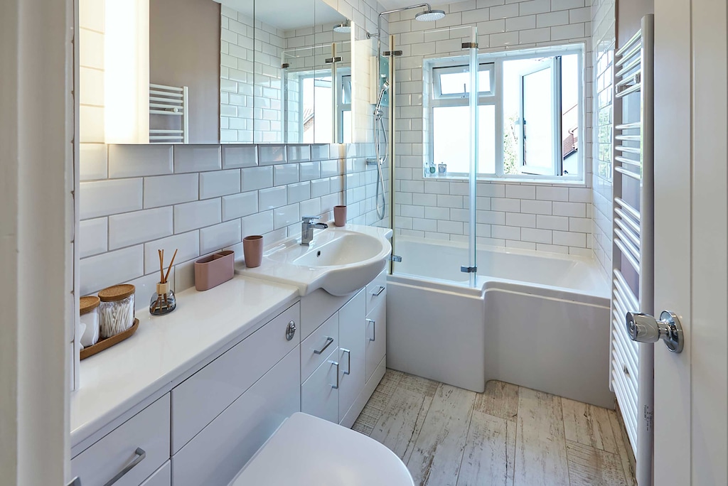 Knights Manor Way, Dartford - Host & Stay