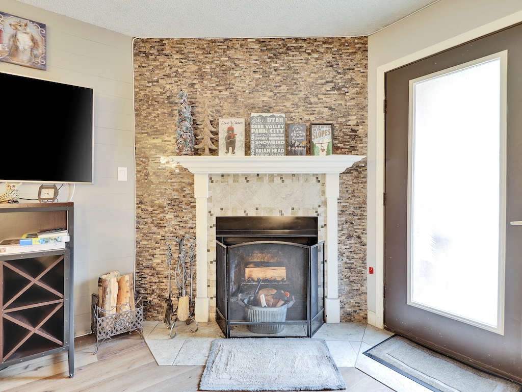 Living Room (Wood Burning)