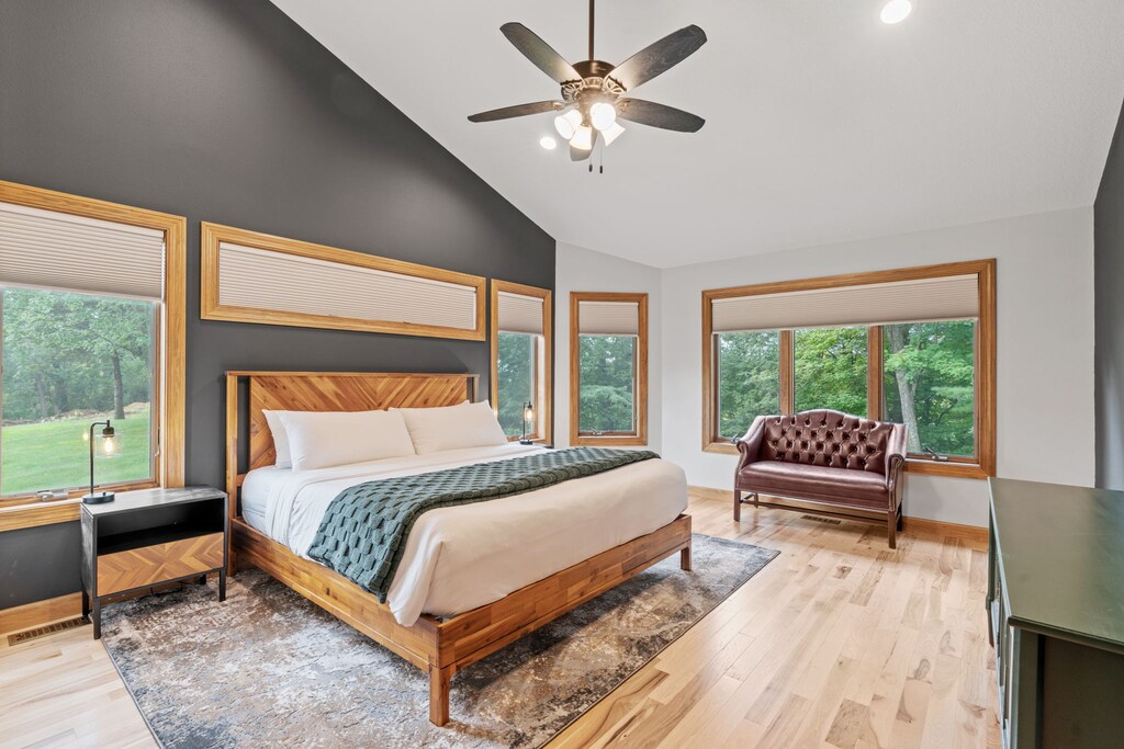 Bedroom 1 - King Ensuite Main Floor