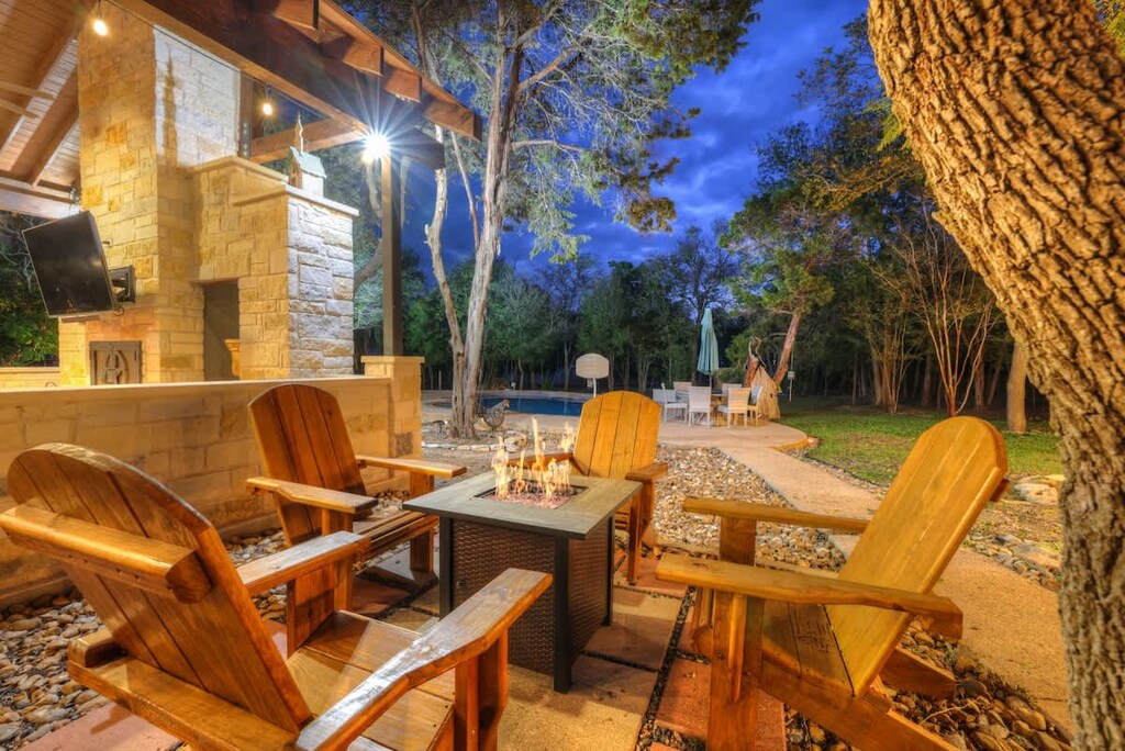 Gather around the firepit with friends and family to share quality time or for a delicious s'more.