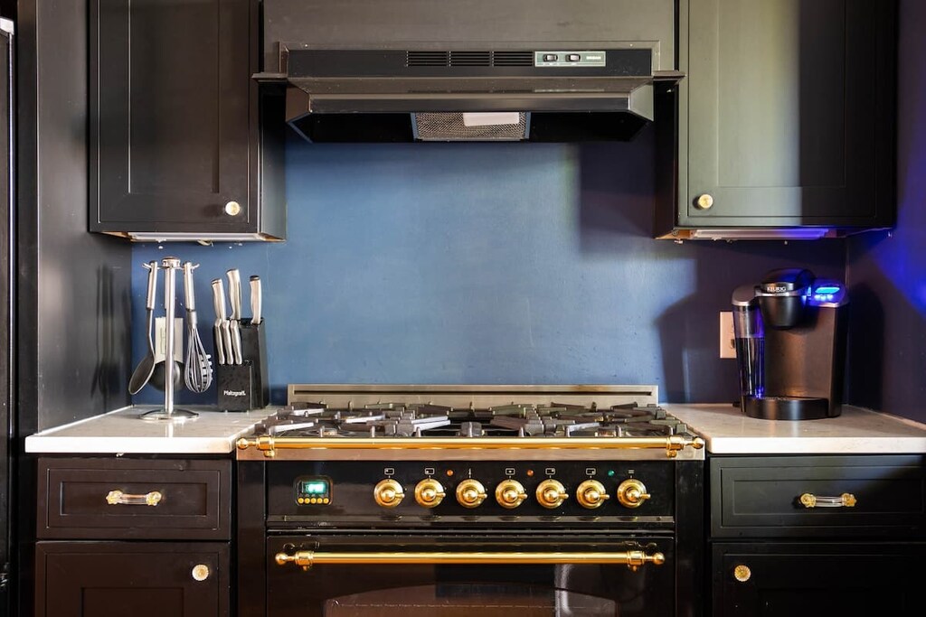 Kitchen | Dishware & Flatware | Toaster | Toaster Oven | Dishwasher | Knife Set
