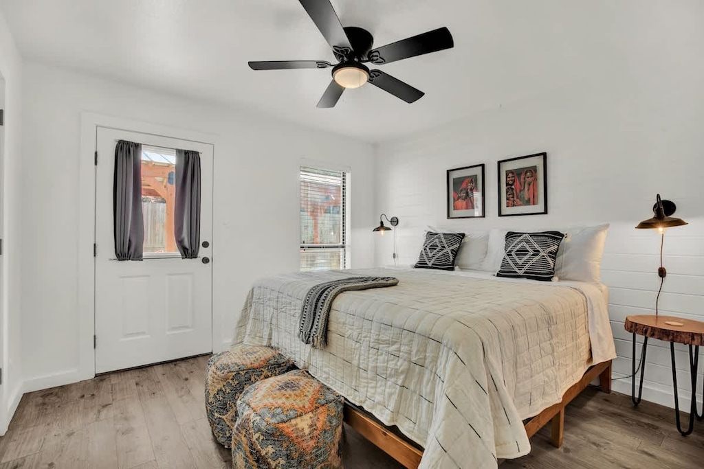 Second bedroom.
