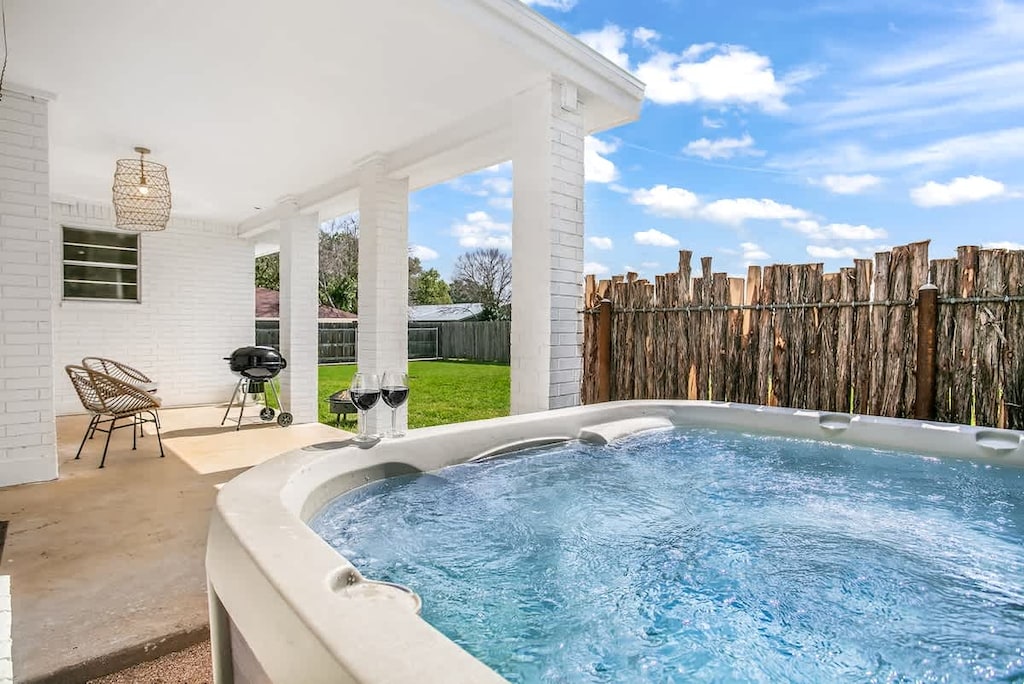 Soak up the stars and relax in style in our outdoor hot tub. The ultimate way to unwind after a day of exploring. Book your stay now!