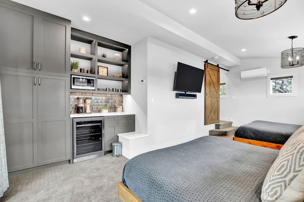 Guest Bedroom 5