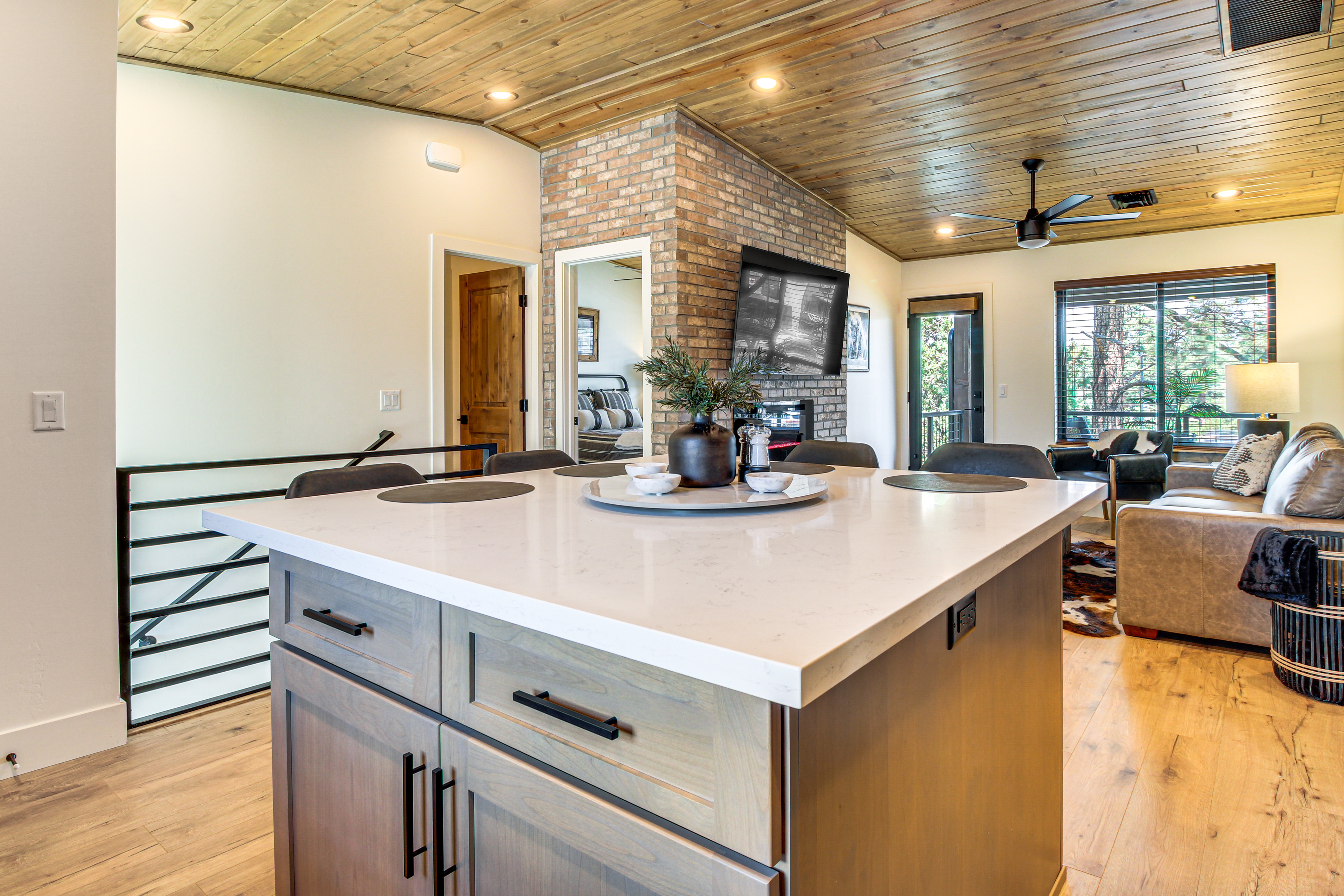 Brand New Modern Mountain Loft in Show Low