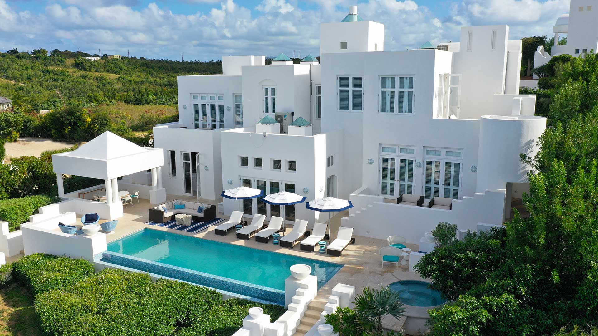 Deluxe white 5 bedroom villa with sea view