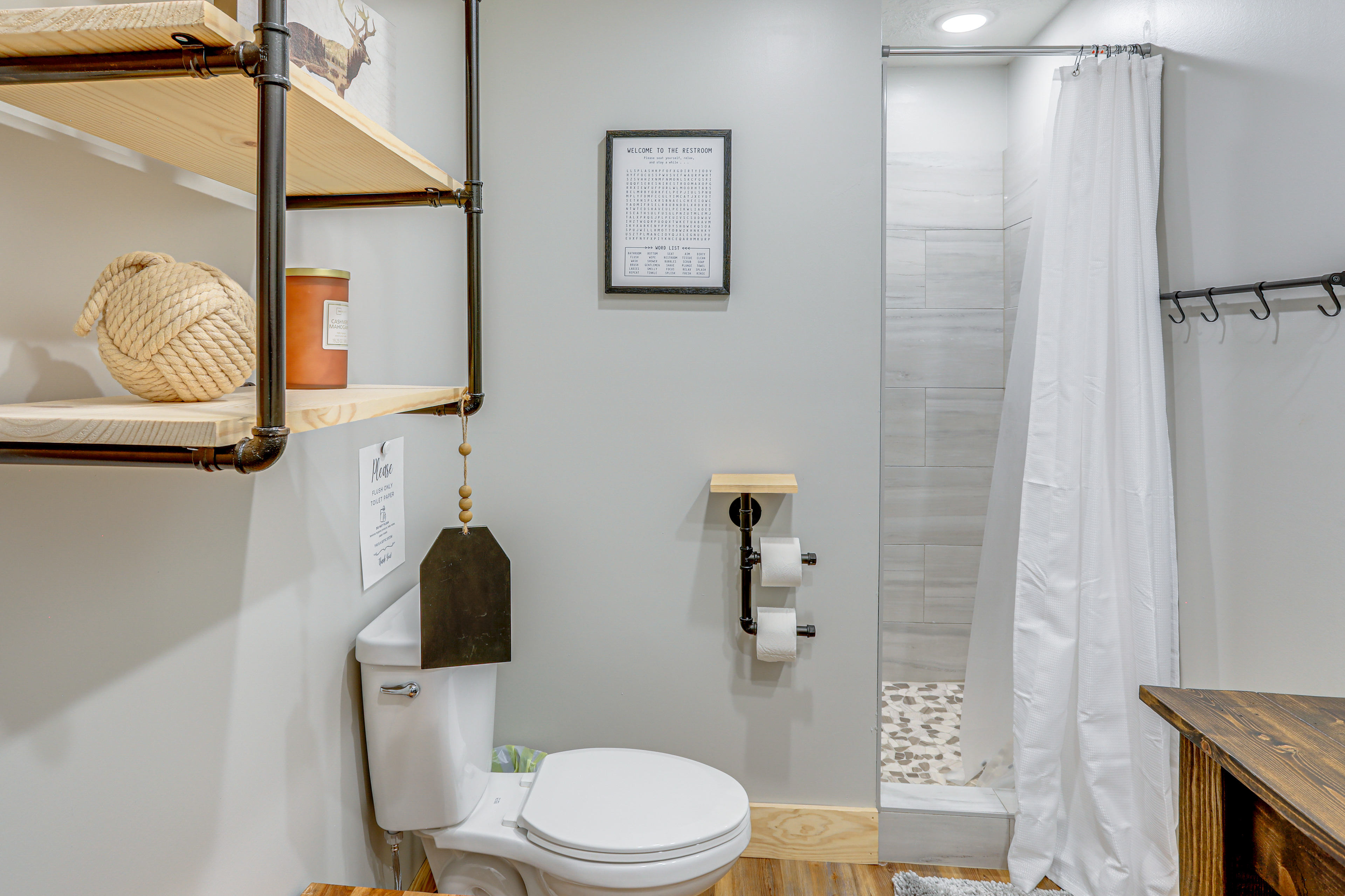 Relax on the River: Modern Mountain View Escape!