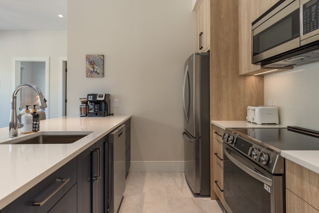 Kitchen - Enjoy a fully equipped kitchen, making preparing home-cooked meals a breeze.