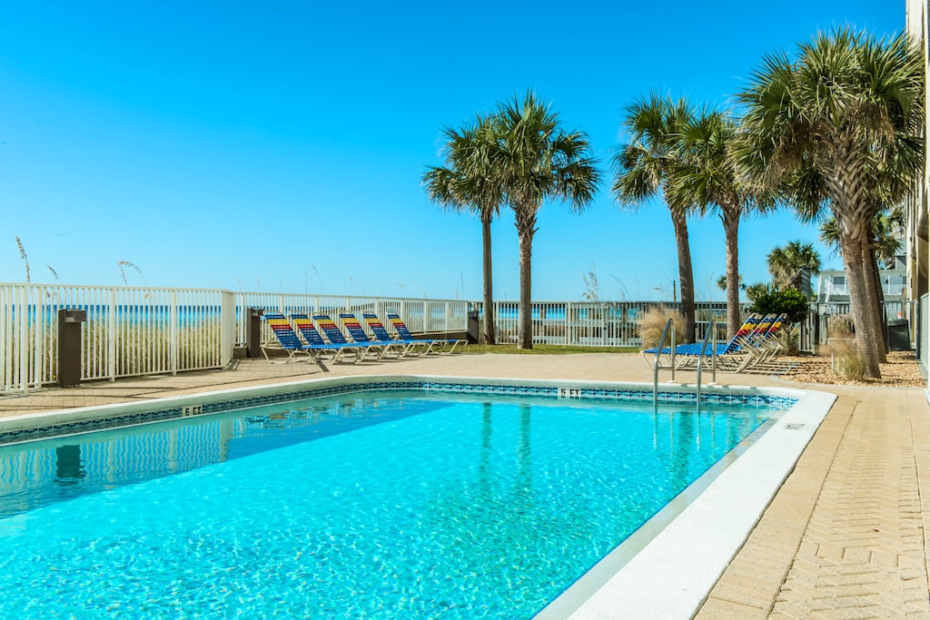 Gulfside pool at Ocean Reef