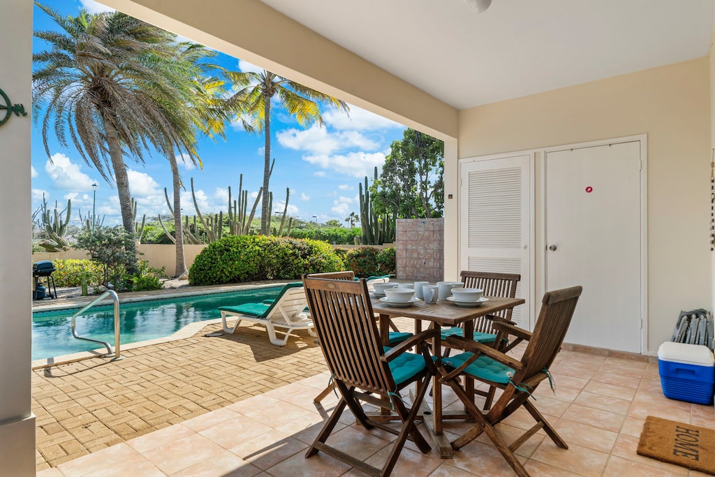 Enjoy meals outside with loved ones