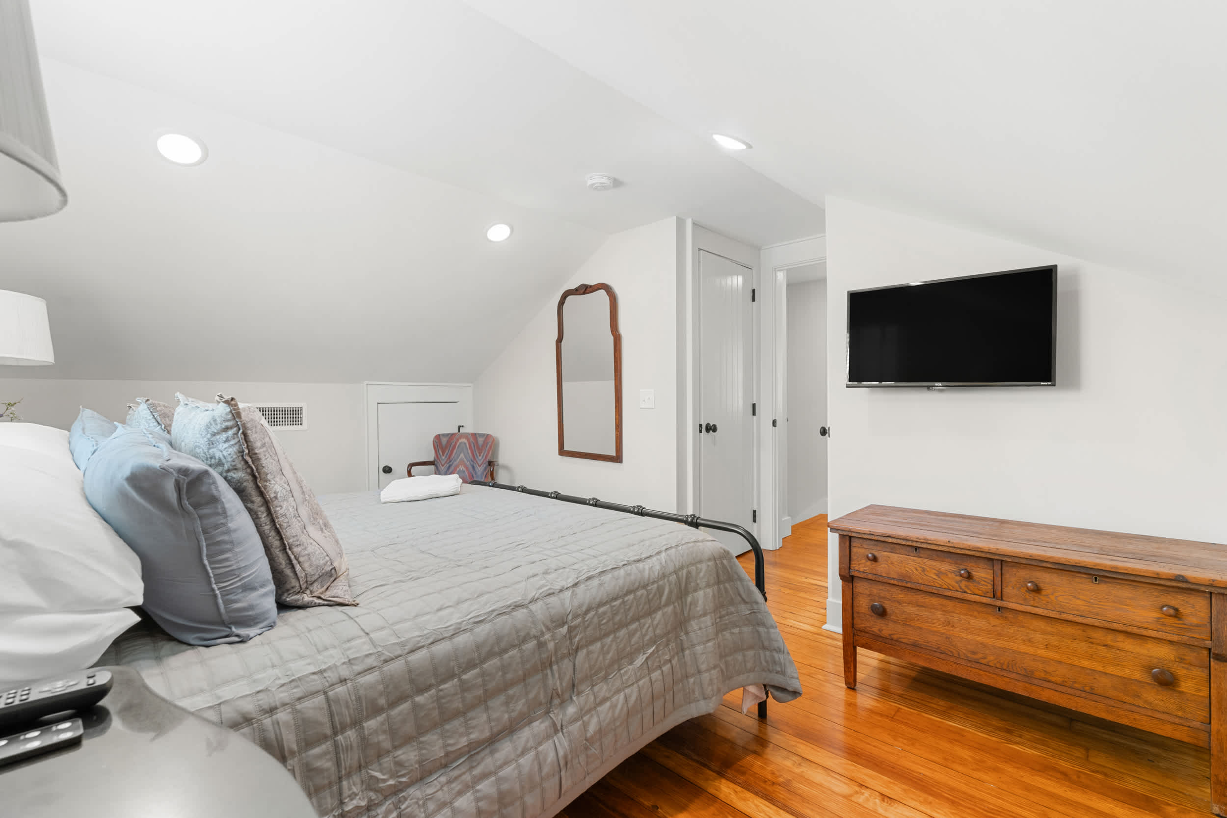 White Pine Cottage - Close to the Blue Mile!