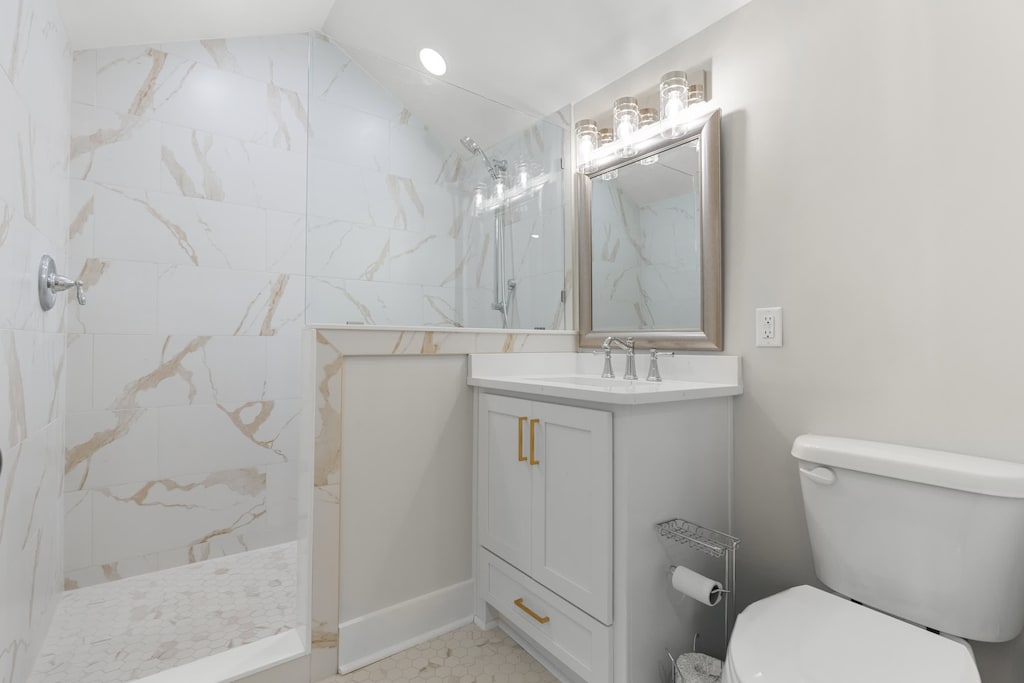 Upstairs full bathroom