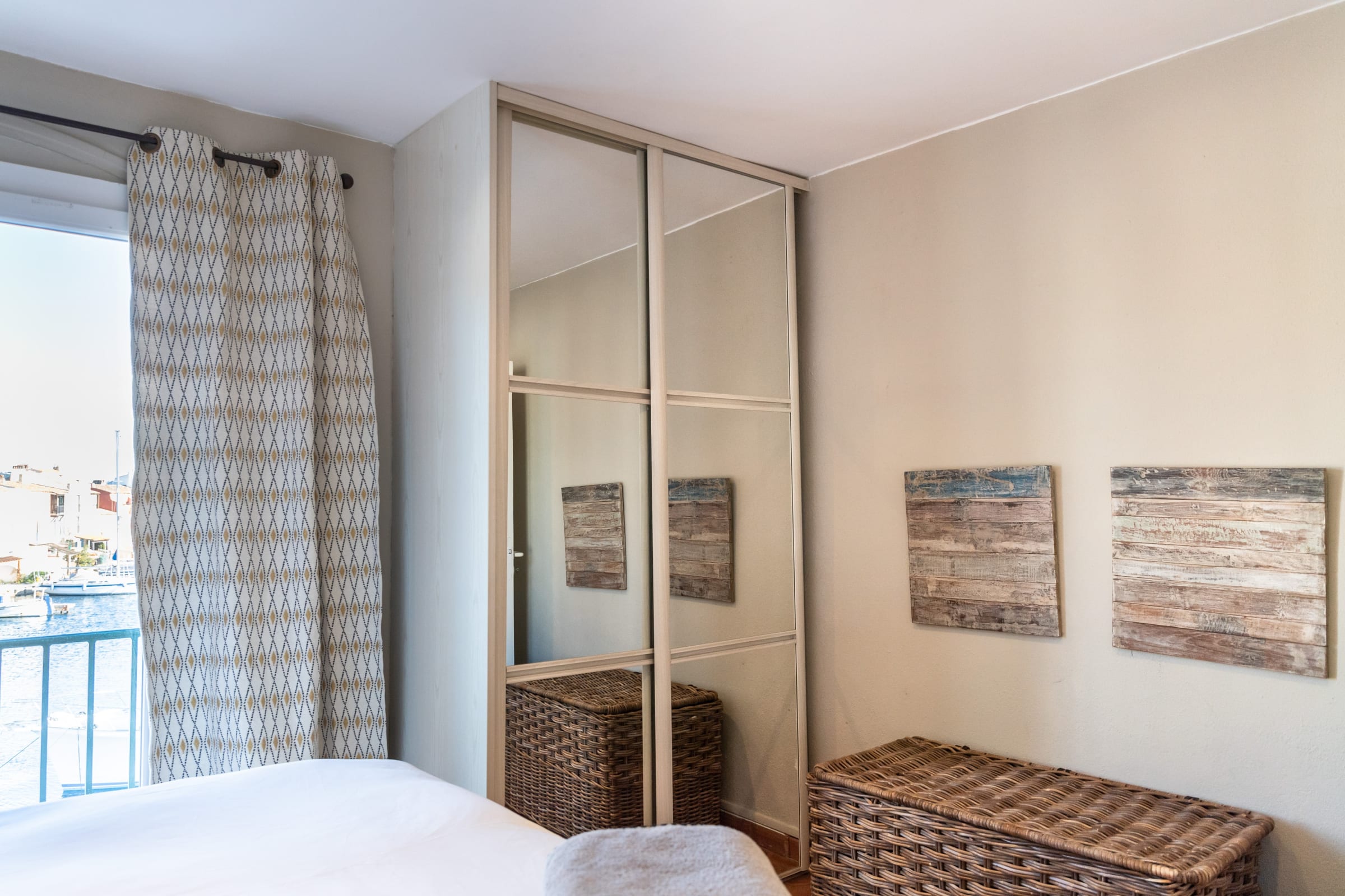 Bright nest with balcony and view on the port