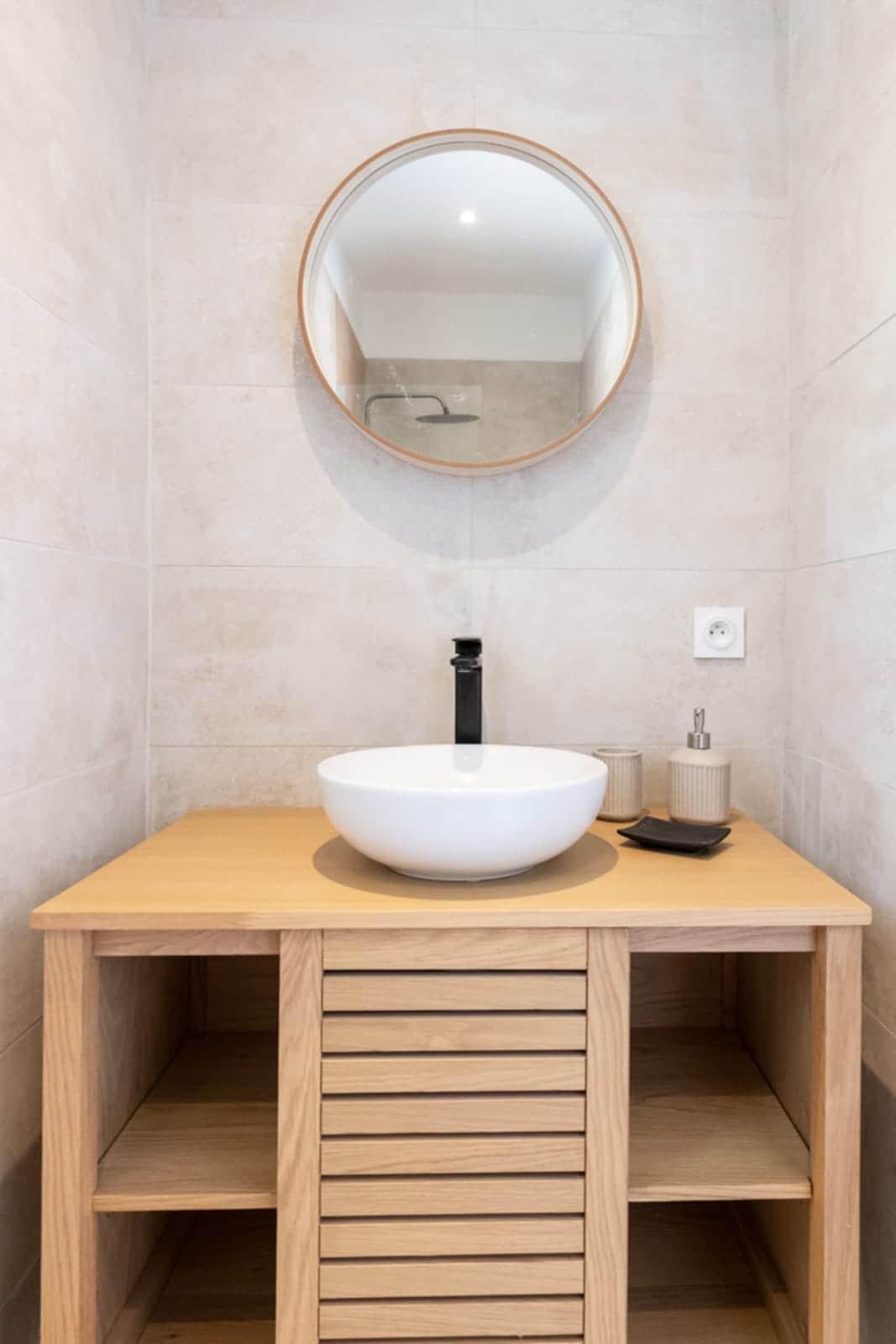 Splendid villa with swimming pool & sea view 