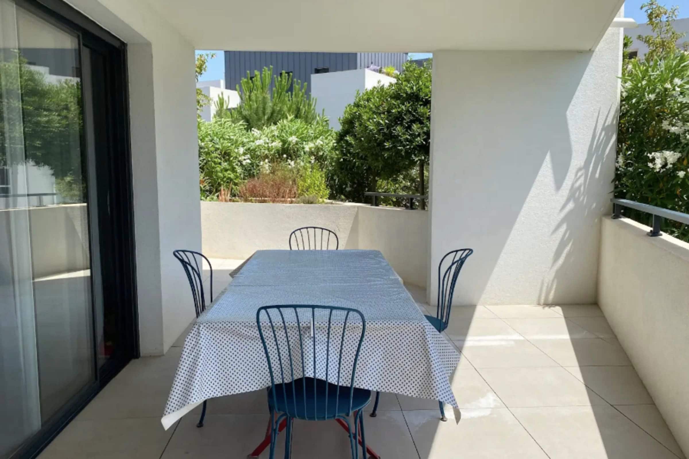 Provençal escape with terrace and garden view