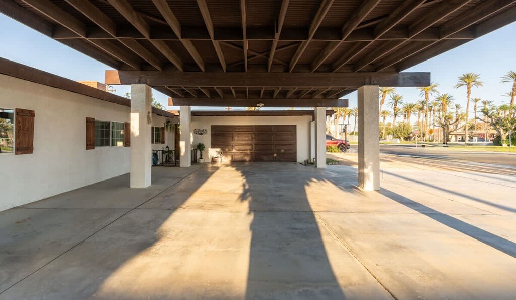 Garage non-accessible for stays under 30 nights