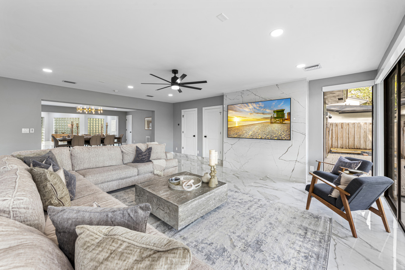 Villa Marbella - Four-Bedroom Waterfront House with Private Pool, Jacuzzi, and Pool Table in Fort Lauderdale