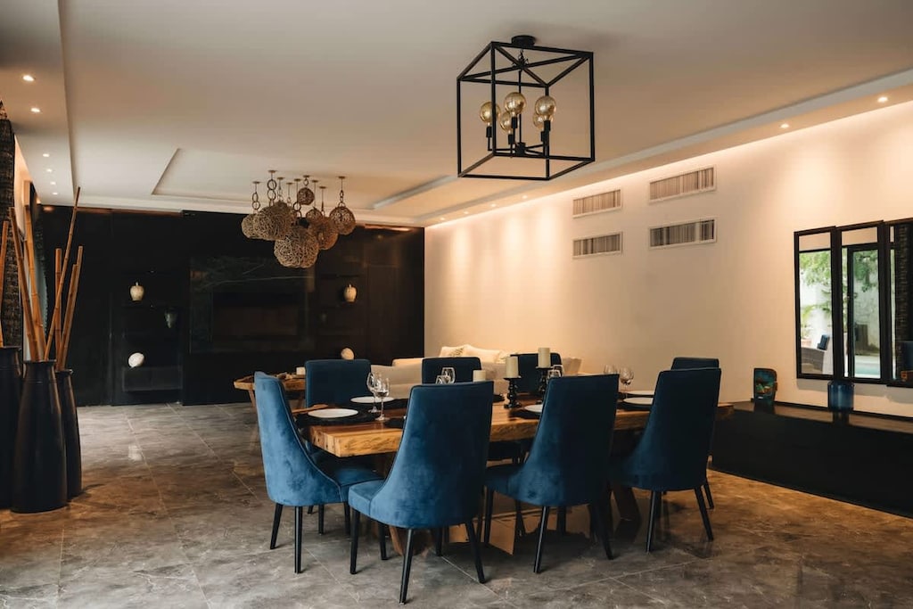 Modern and spacious living-dining room located on the ground floor.