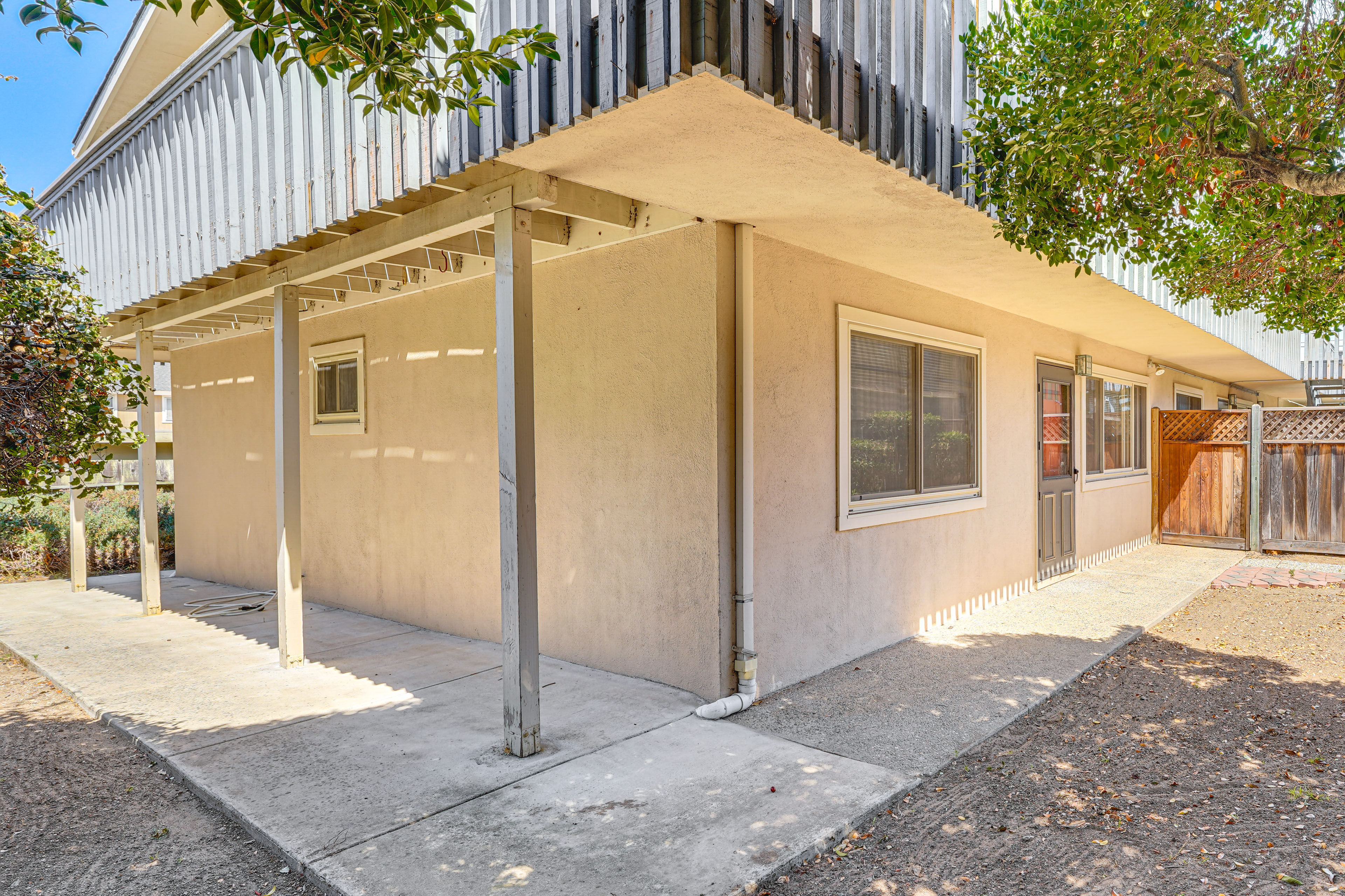 Apt 1 Mi to Monterey State Beach! Bring Your Pets