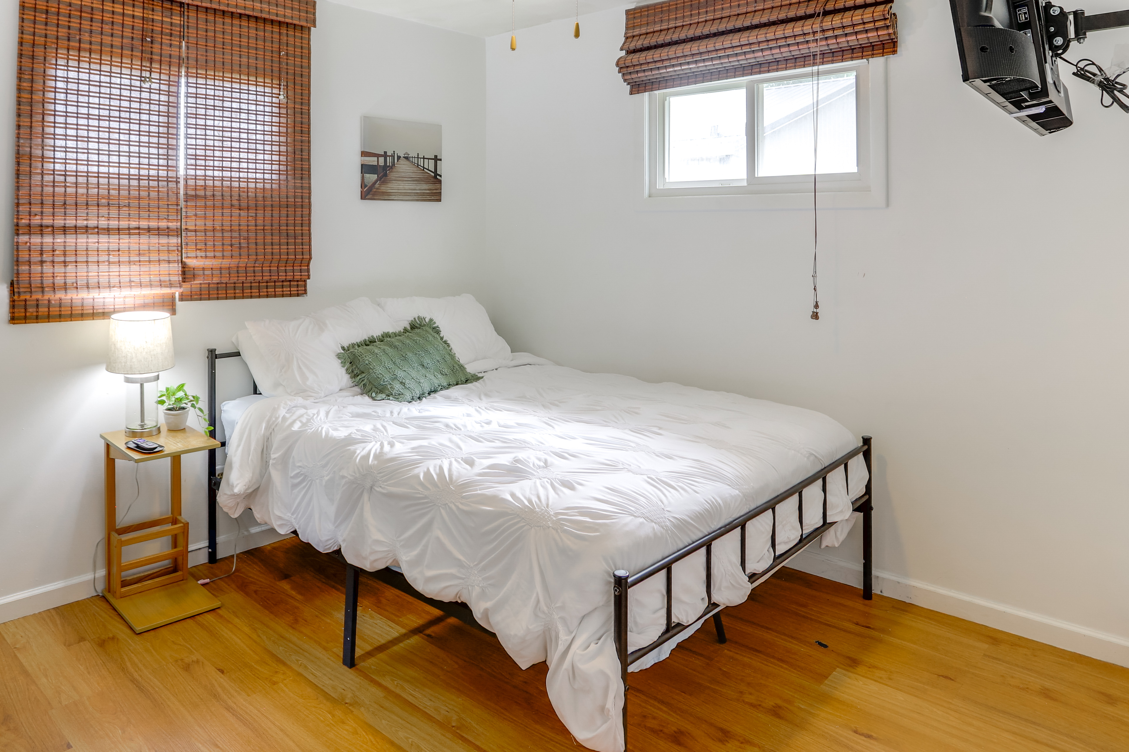 Steps to Lake Erie! Cedar Point Home Base w/ Deck