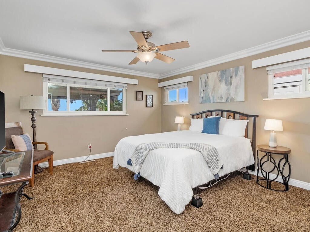 Side view master bedroom