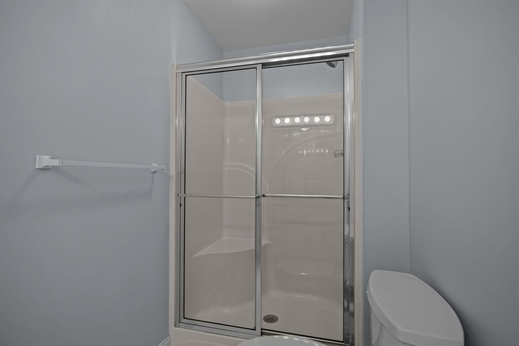 Top Floor Queen Suite Bathroom