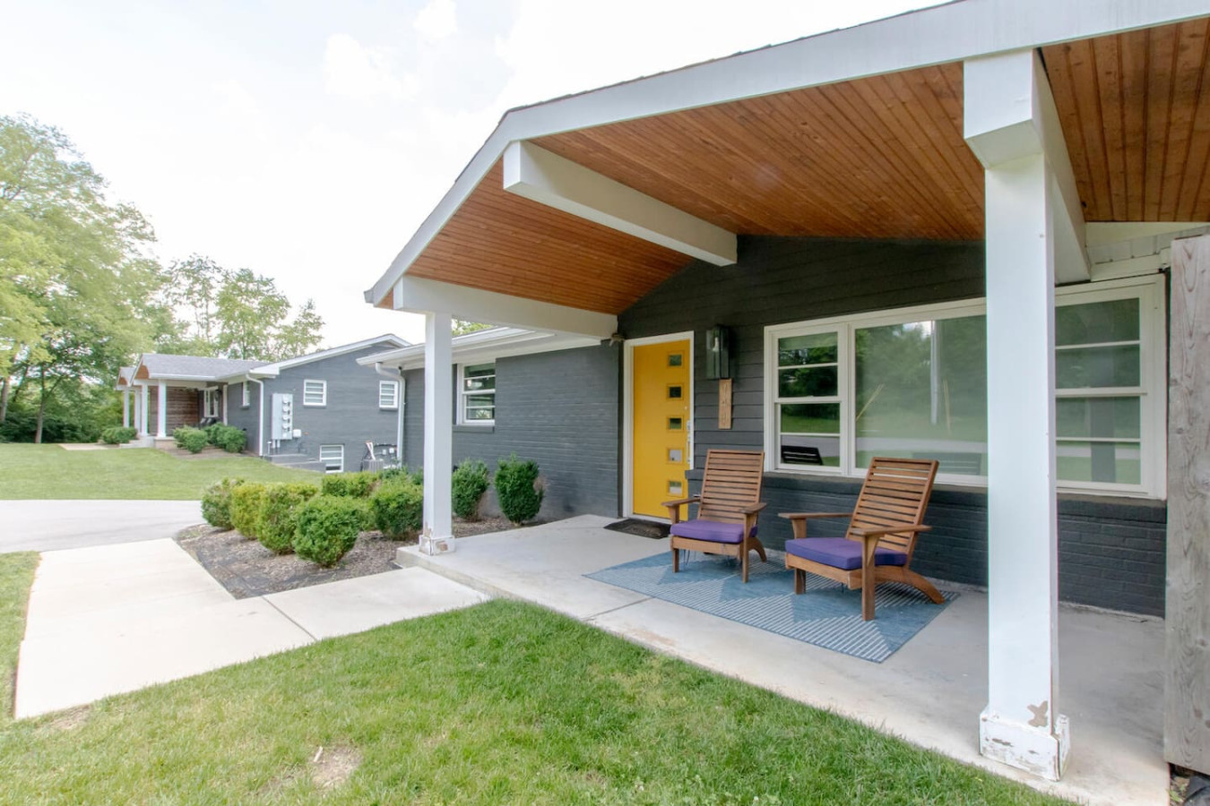 Country Charm | Historic Franklin | Ideal Location