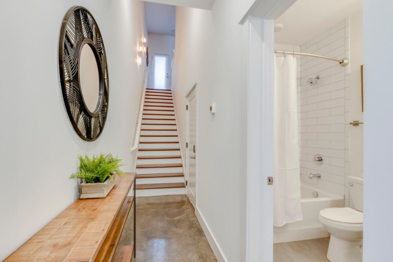 Stylish Rooftop Haven | Sleeps 12 Comfortably