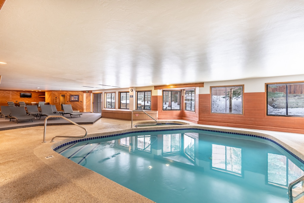 Snowdance Manor Pool