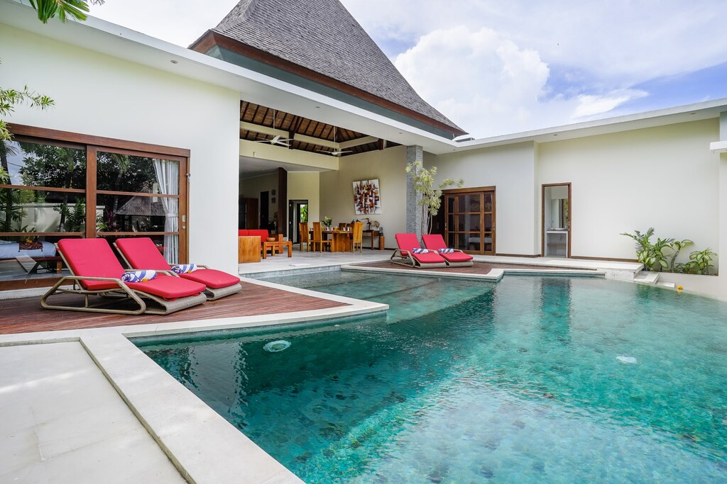 Villa Suliac | 3 bedroom private luxury villa in heart of Seminyak Bali