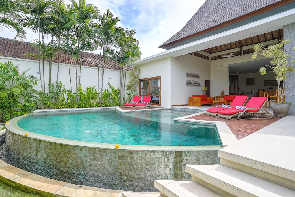Villa Suliac | 3 bedroom private luxury villa in heart of Seminyak Bali