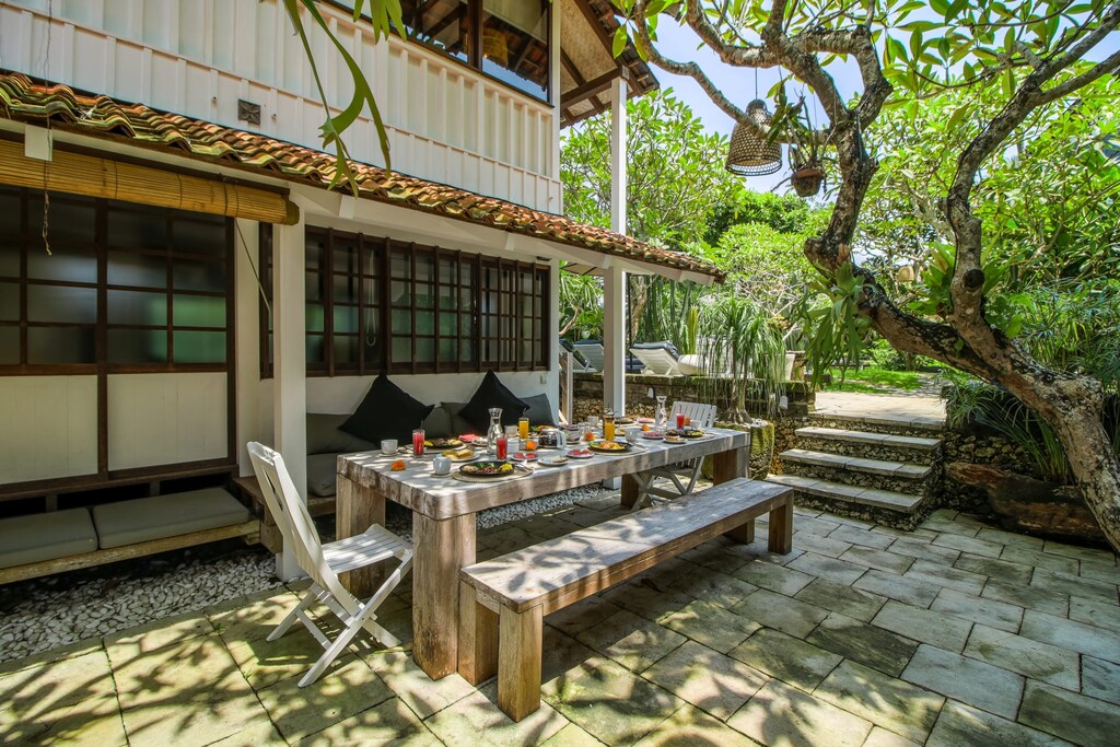 Villa Sembunyi | 5 bedroom private luxury villa rental next to Seminyak Bali
