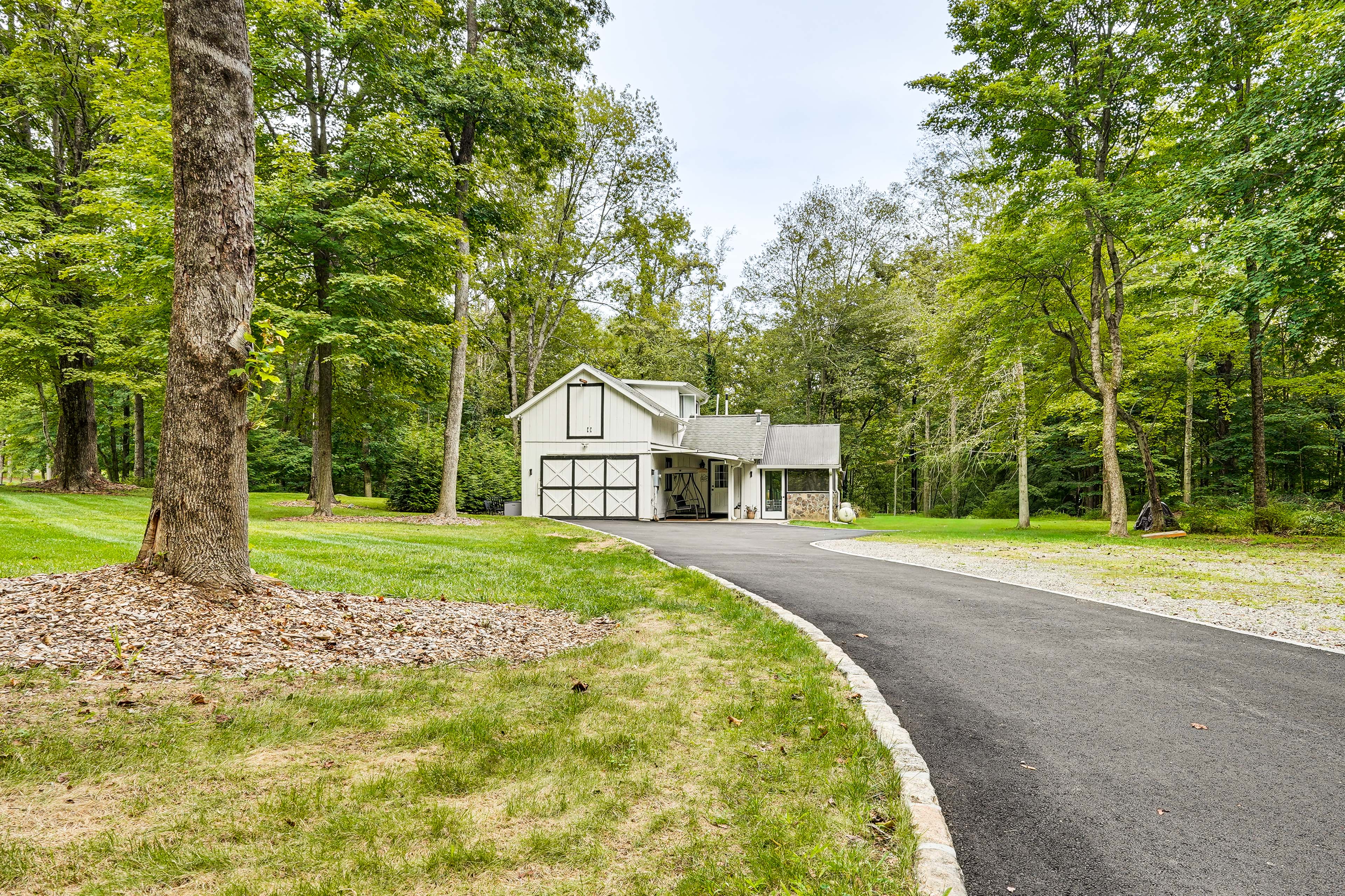 Chickens On-Site: Cottage, 2 Mi to Saugatuck Falls