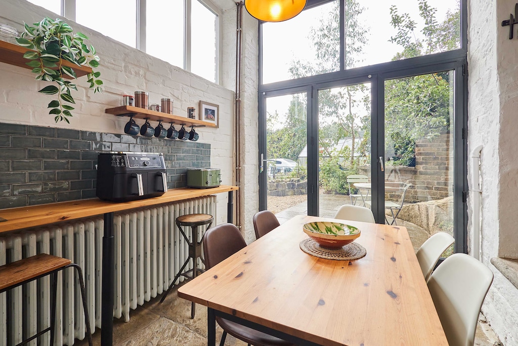 The Artist's House, Hebden Bridge - Host & Stay